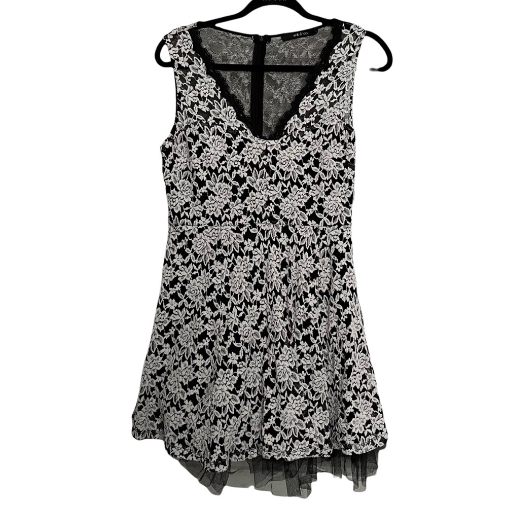 Ark & co black and white dress with underlay large